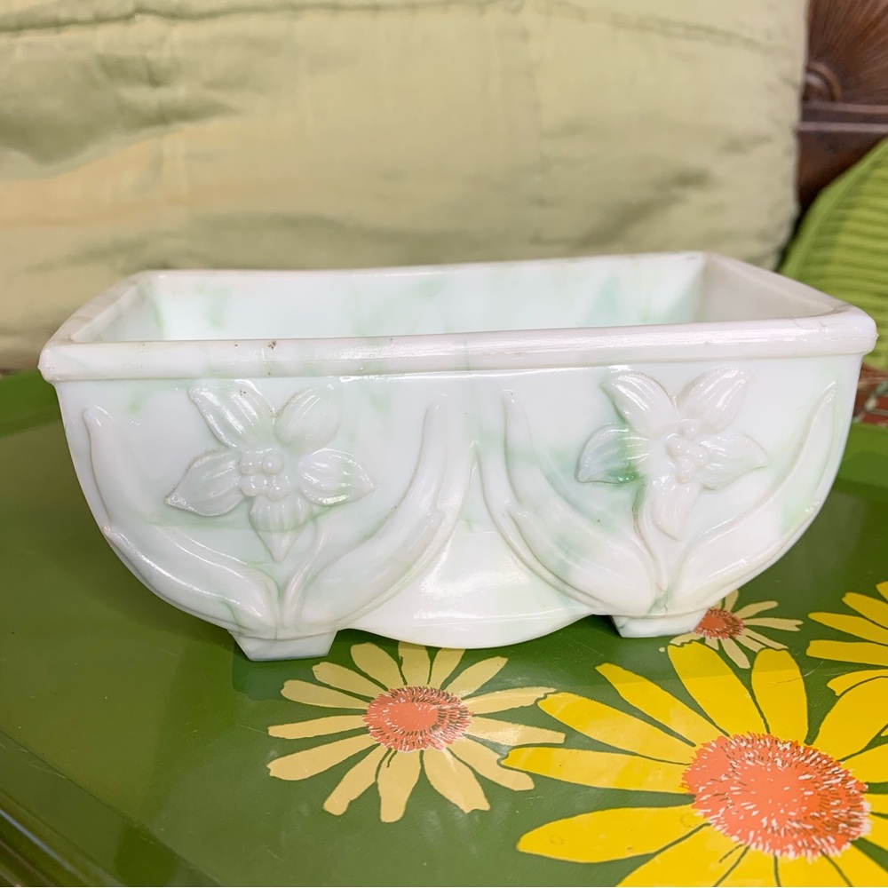 Akro Agate Slag Glass Jonquil Dish